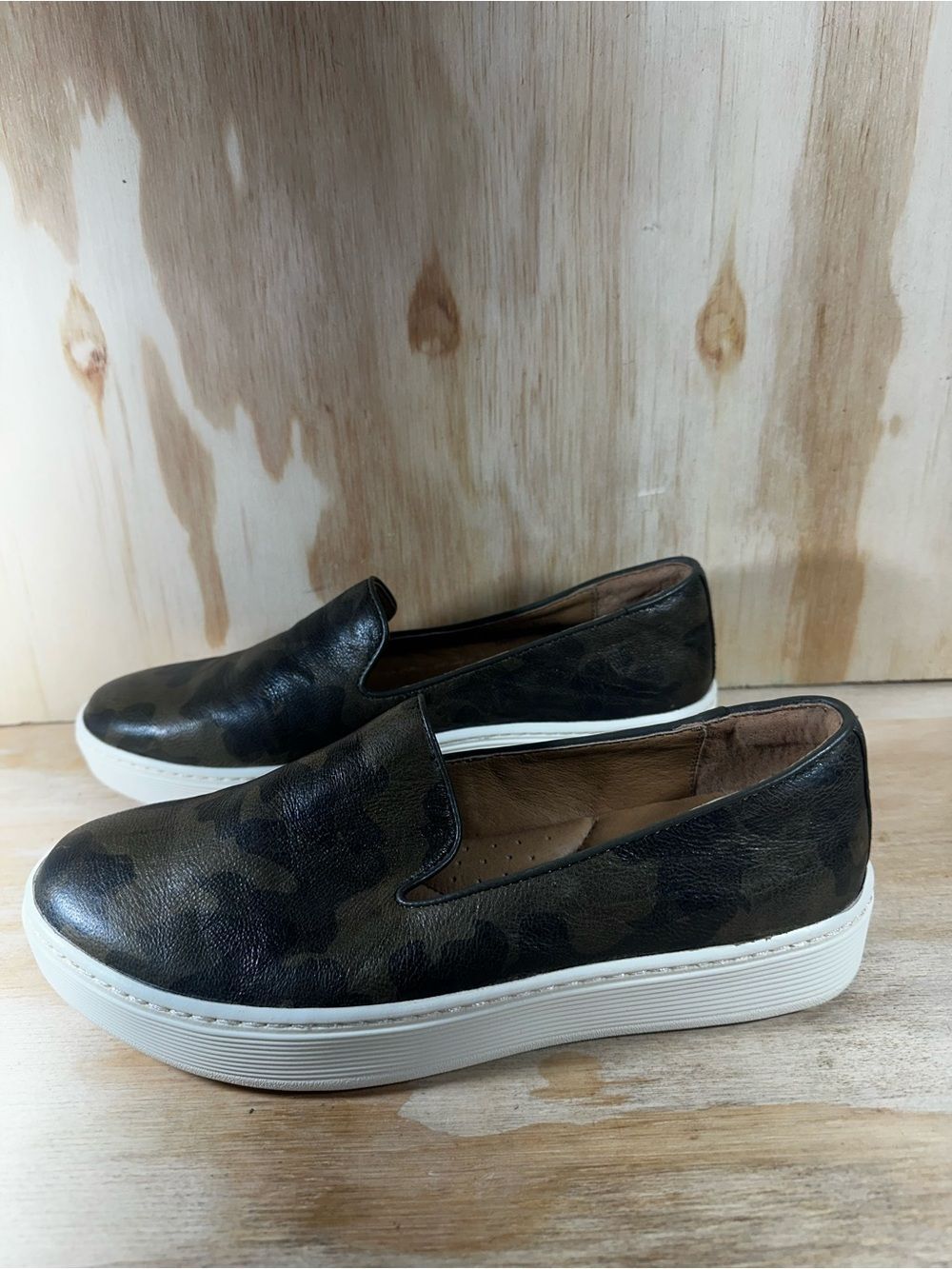 Sofft Olive Camo Slip-On  Sneakers Women’s Size 7
